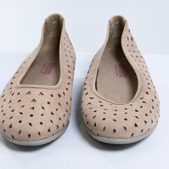 Munro Suede Walking Shoe - Picture 3 of 4